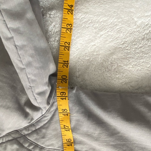 Roxy mid-weight hooded jacket. - Picture 10 of 10